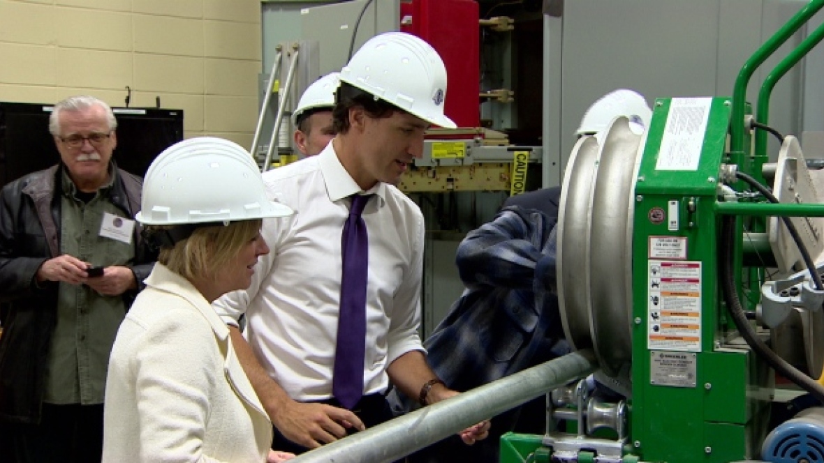 notley-trudeau-at-training-facility