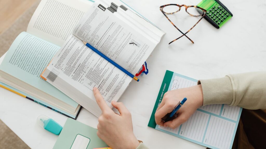 Francine Lepage, Student at Ashton College:<br>“Growing alongside people reminds that our lives are limitless as long as we dare to dream”